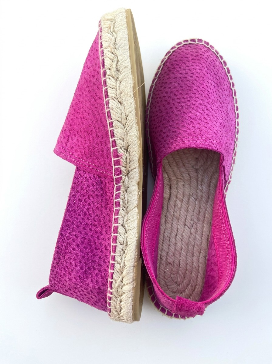 ELCHE — Fucsia grabado | Leathersophy Alpargata cerrada de piel con suela de yute natural — modelo ELCHE en color Fucsia grabado de Leathersophy